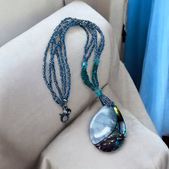 Jewelry - Abalone and Mother of Pearl Teardrop Pendant Necklace. Gorgeous Inlay Work!
